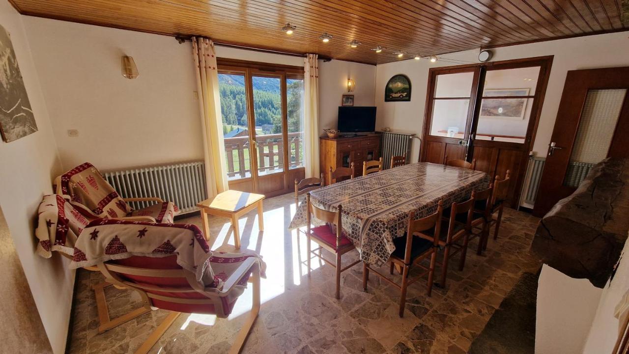 Chalet L'Acinos 蒙热内夫尔 外观 照片