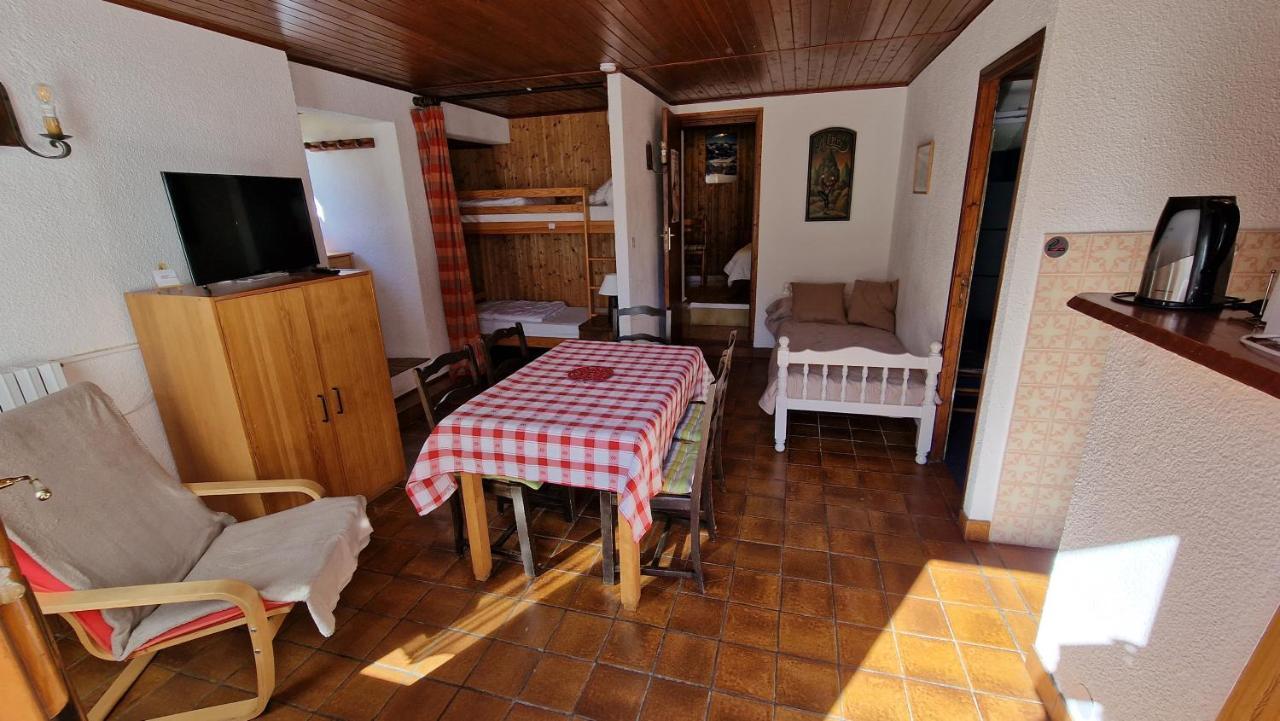 Chalet L'Acinos 蒙热内夫尔 外观 照片