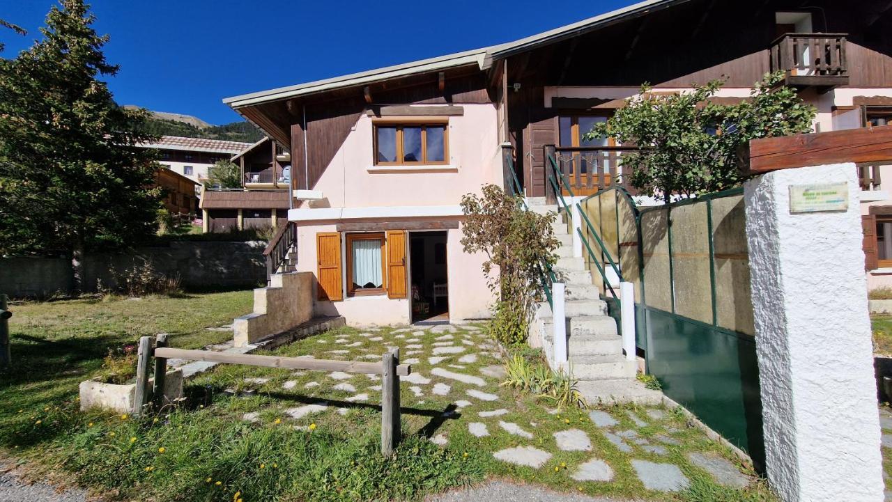 Chalet L'Acinos 蒙热内夫尔 外观 照片